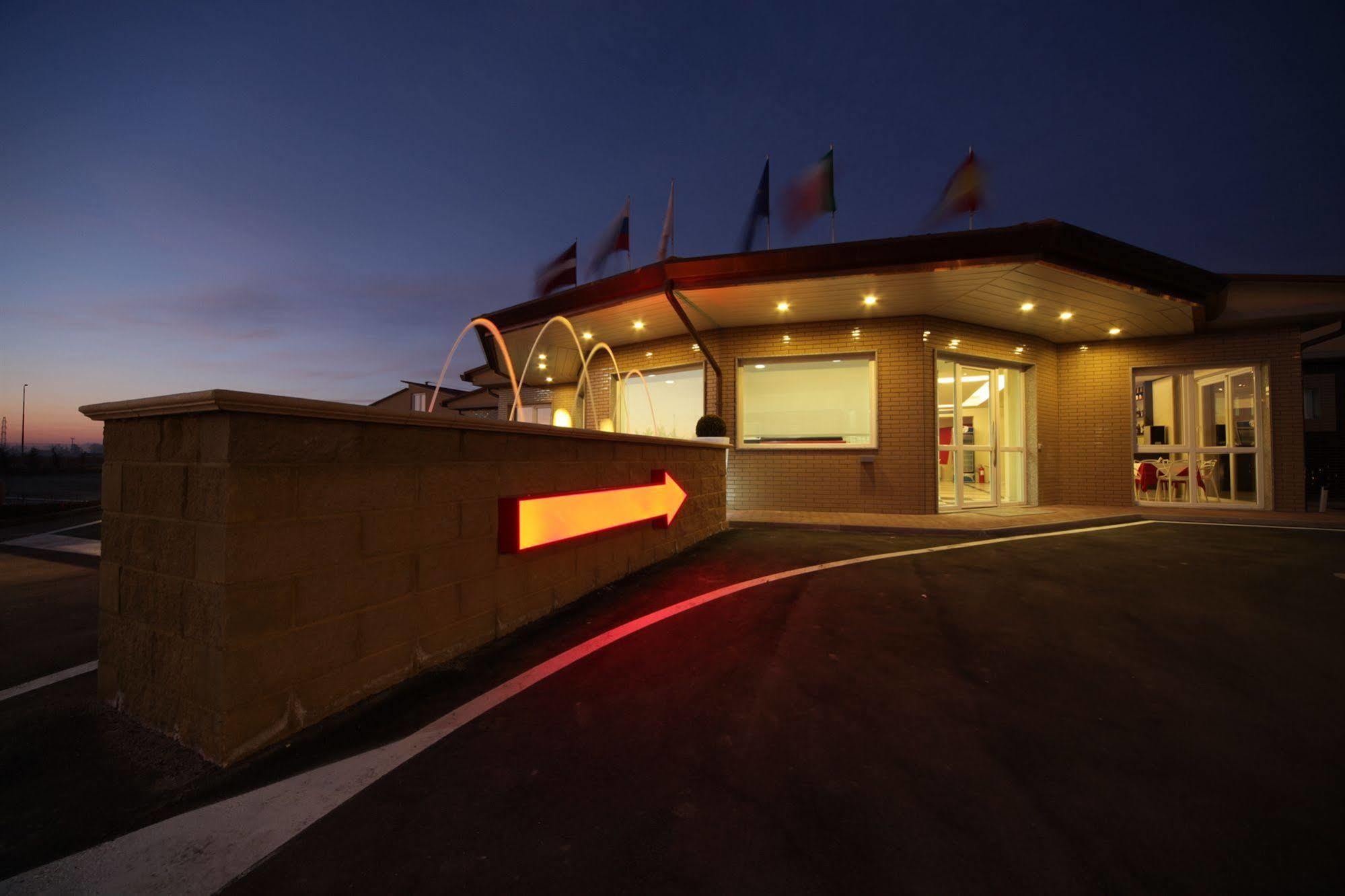 Motel Autosole Vip Castelnuovo Scrivia Ngoại thất bức ảnh